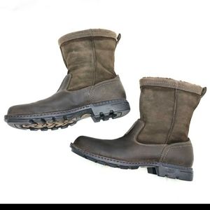 Men's Hartsville boots, Uggs, size 10